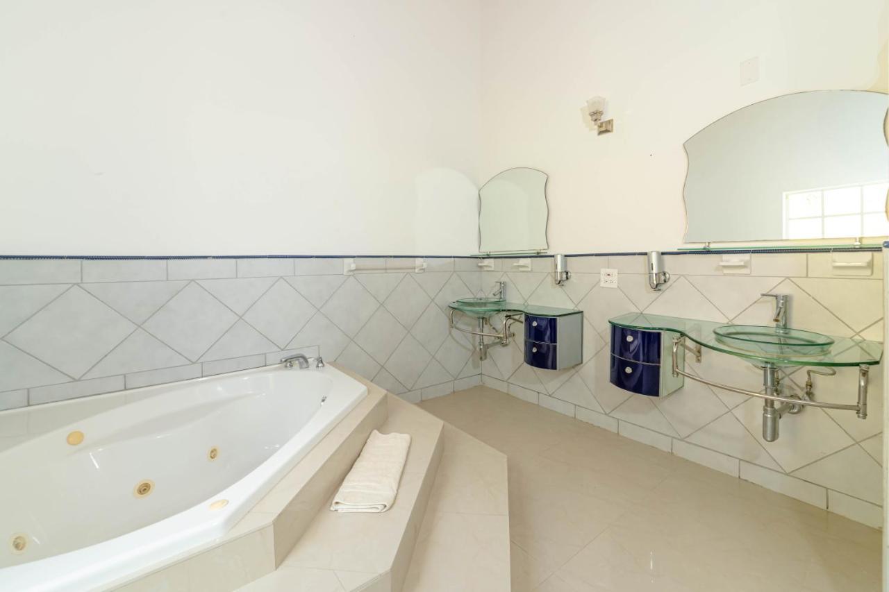 Cades Bay Fort Shelley מראה חיצוני תמונה