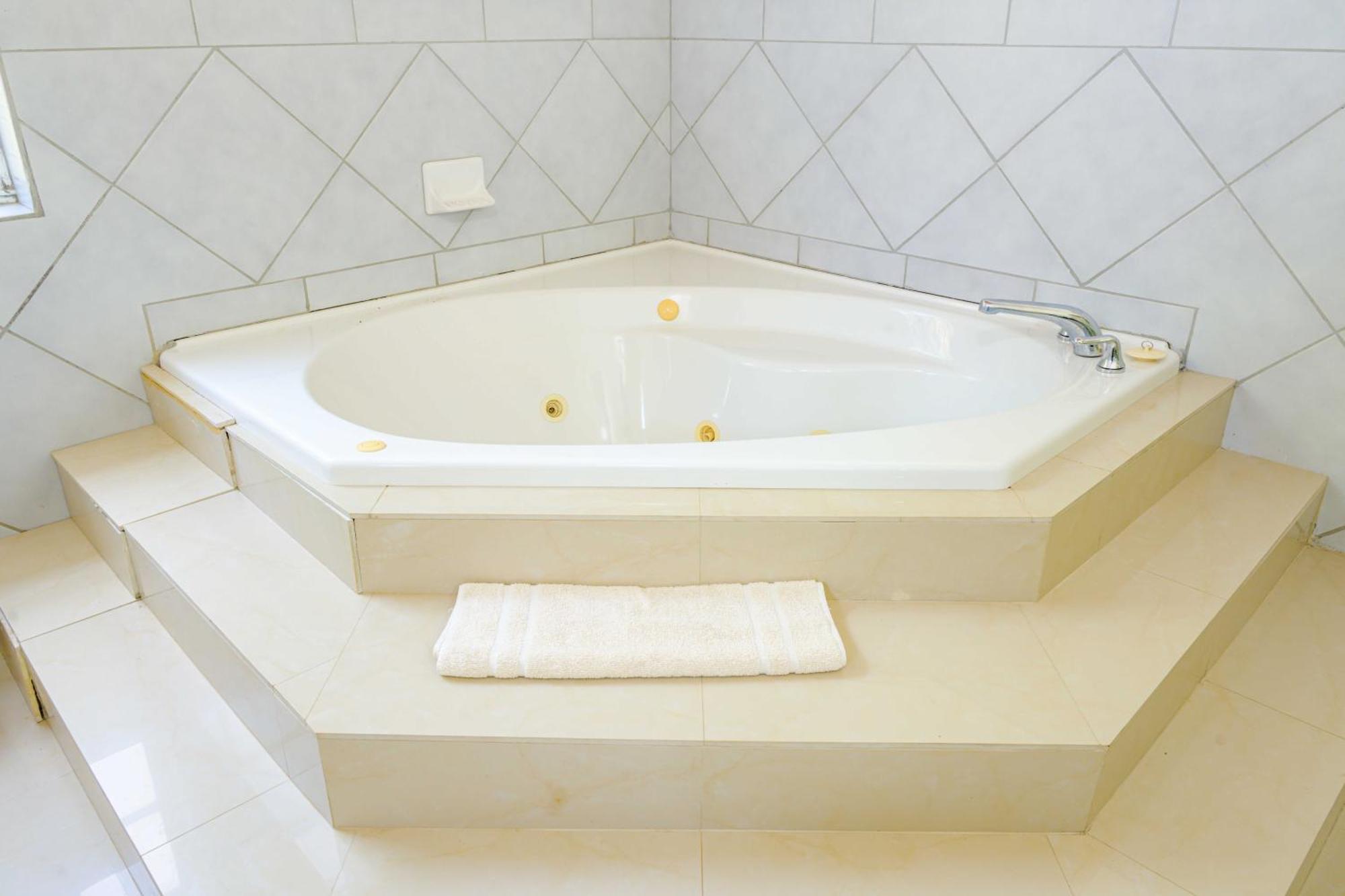 Cades Bay Fort Shelley מראה חיצוני תמונה
